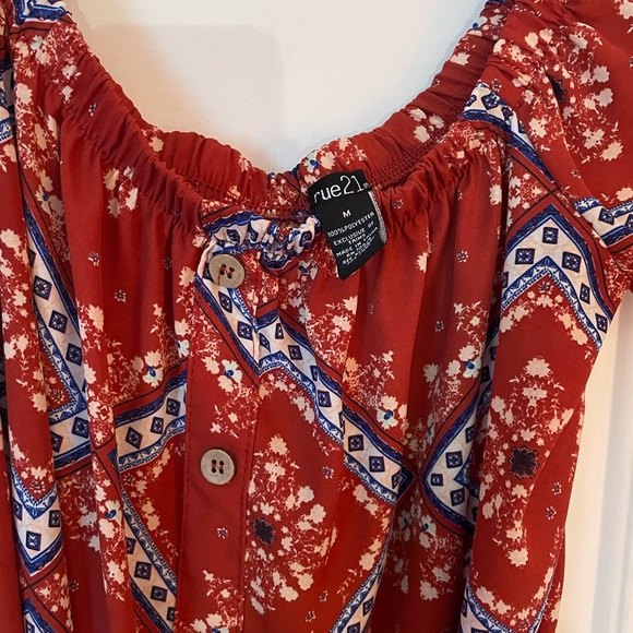 Red blouse - Picture 2 of 3